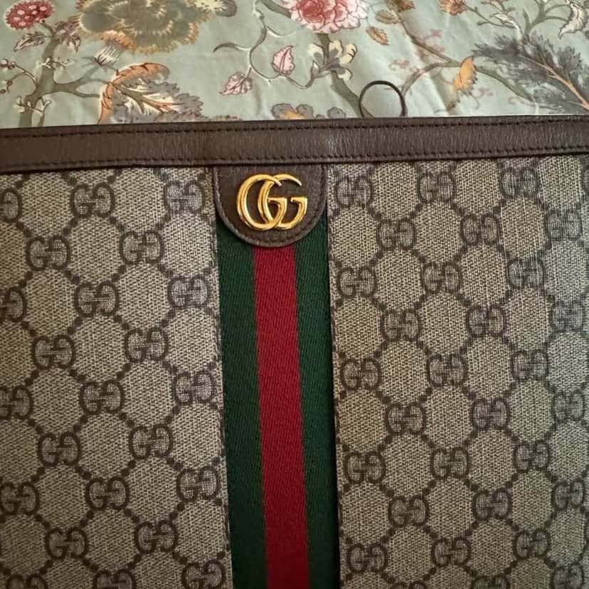 Gucci Ophedia Clutch MultiColor Canvas Leather Never worn - Model View