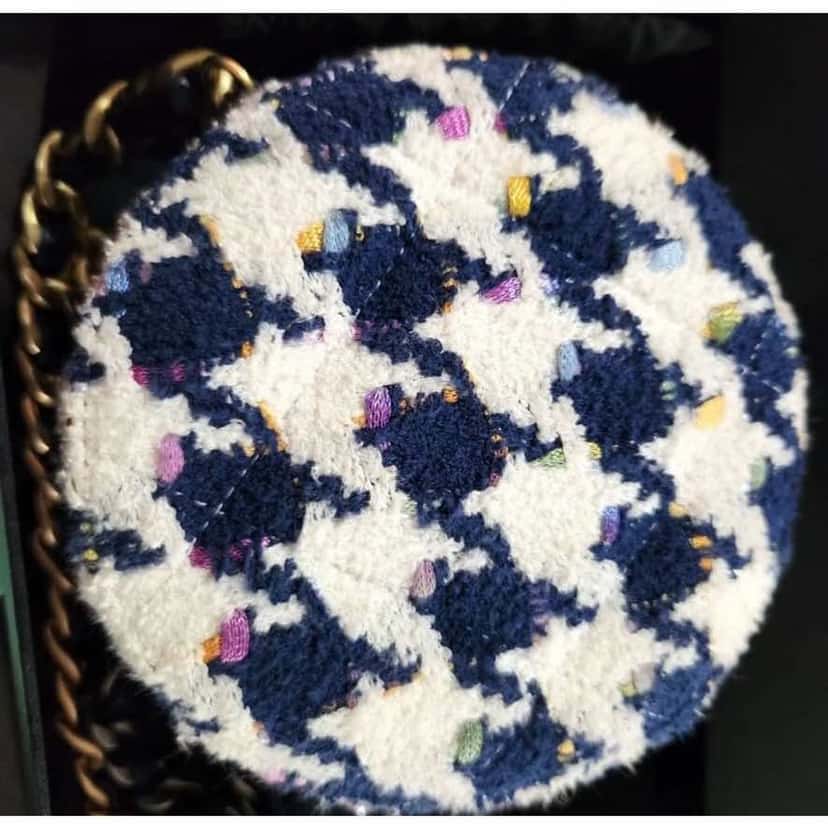 Chanel Tweed 19 Round Bag White Tweed Gold Good condition - Back View