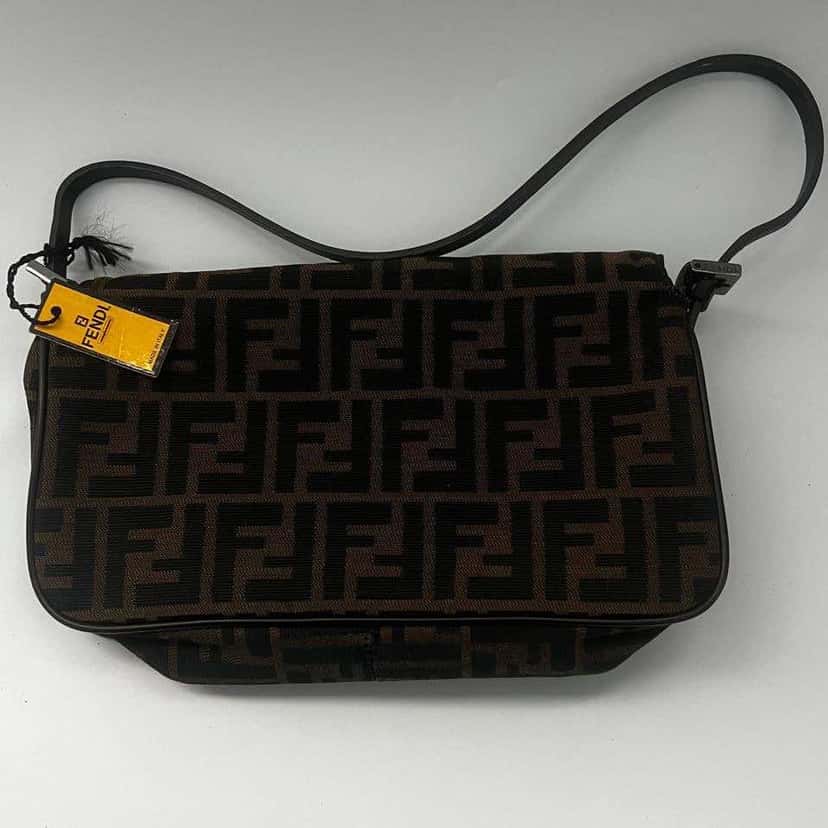 Fendi Baguette Brown Canvas Leather Good condition - Back View