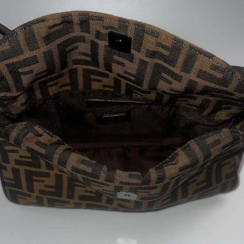 Fendi Baguette Brown Canvas Leather Good condition - Inside View