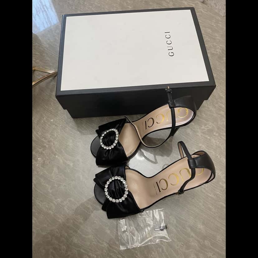 Gucci Leather Crystal Embellished Sandals Black Very good condition - Back View
