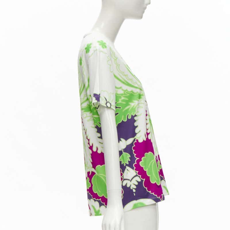 Valentino Garavani Floral Print Tee White Cotton Never worn - Model View
