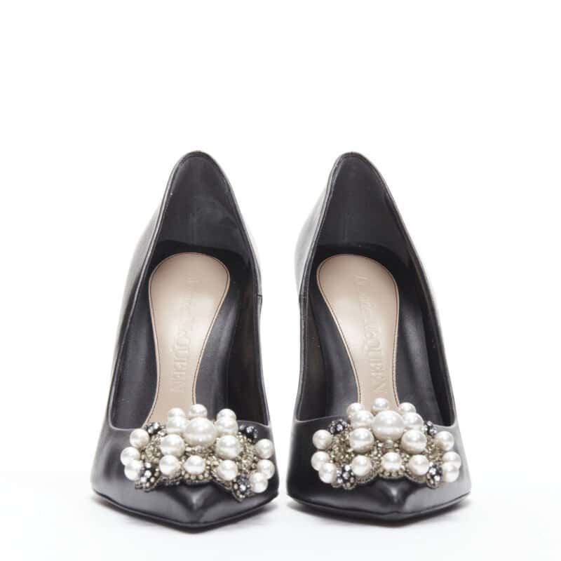 Alexander McQueen Pearl Stiletto Pumps Black Leather Very good condition - Model View