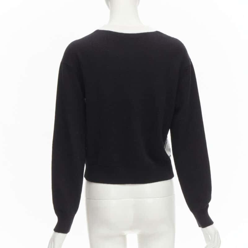 Chanel Dove CC Pullover White Cashmere Never worn - Box View