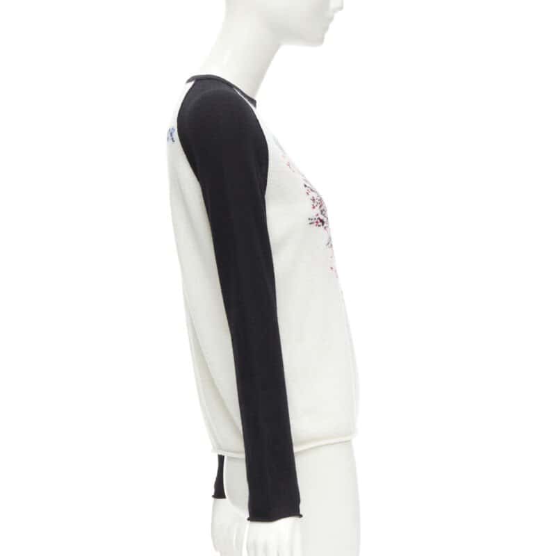 Christian Dior Heart Raglan Top White Cashmere Never worn - Model View