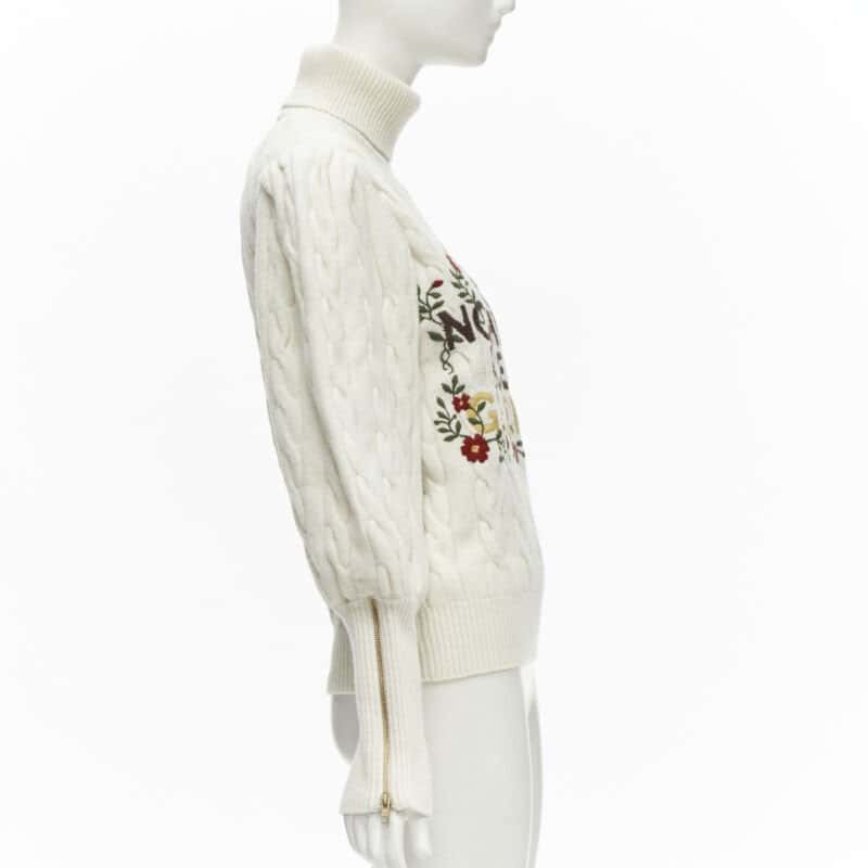 Gucci Floral Cable Turtleneck Beige Wool Never worn - Model View