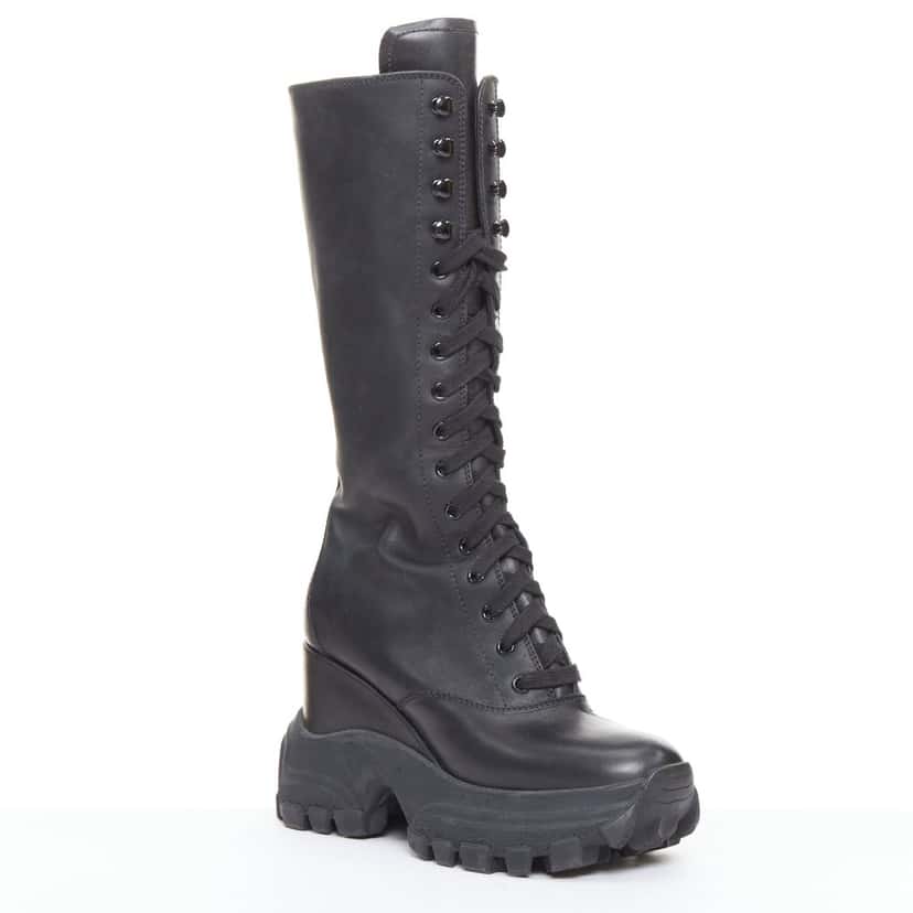 Miu Miu Product Black Leather Good condition - Back View