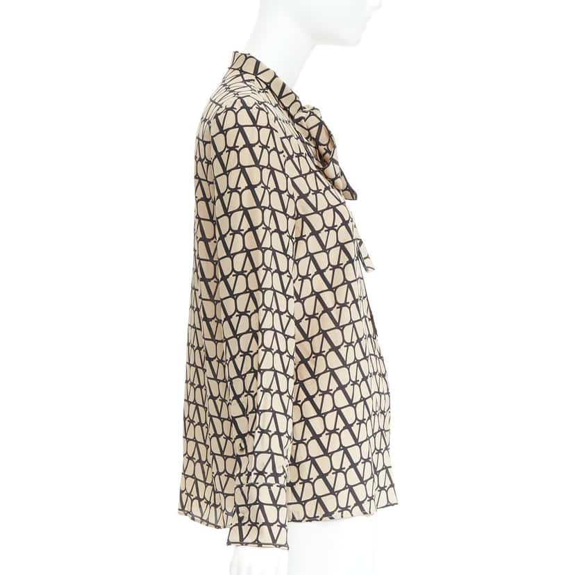 VALENTINO GARAVANI Product Beige Silk Very good condition - Model View