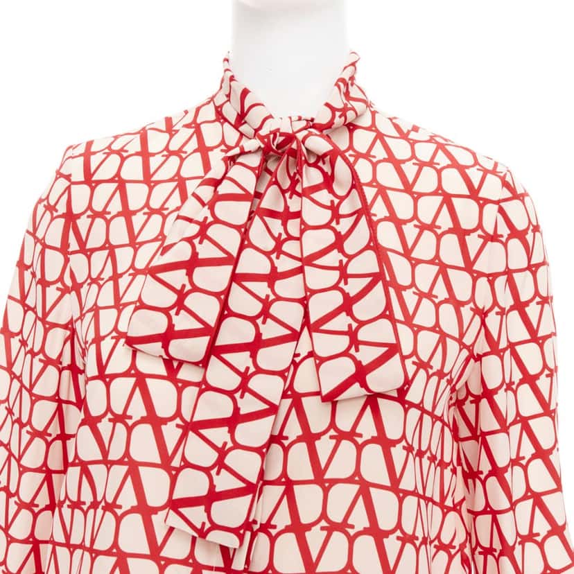 VALENTINO GARAVANI Product Red Silk Good condition - Back View