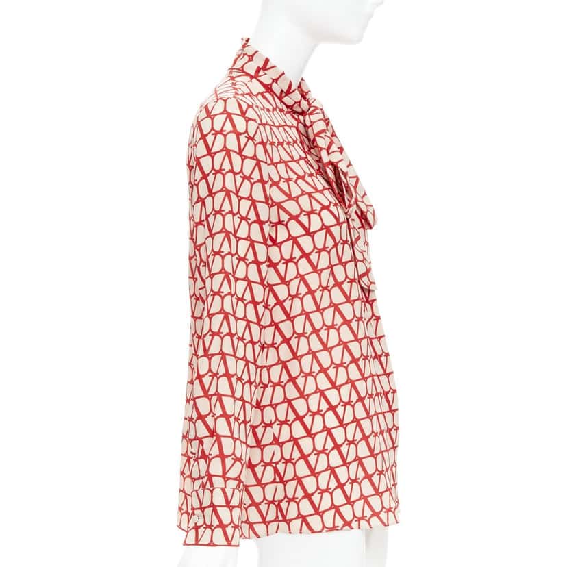 VALENTINO GARAVANI Product Red Silk Good condition - Model View