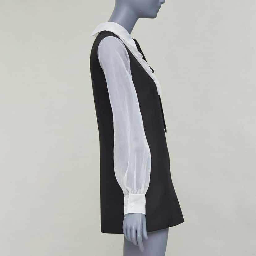 VALENTINO GARAVANI Product Black Wool Very good condition - Model View