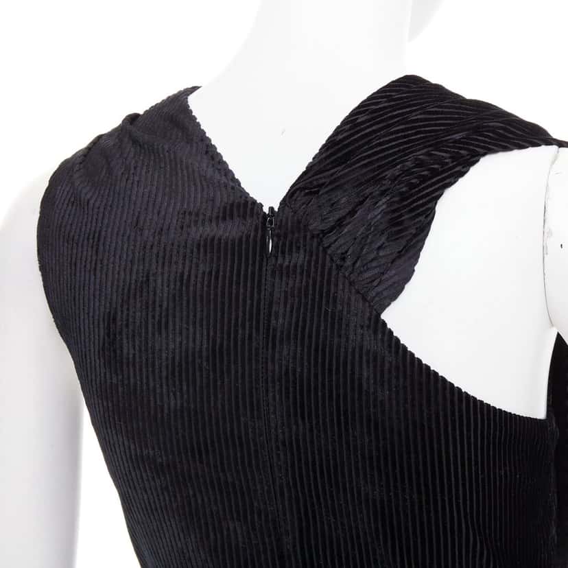 Shushu Tong Tuck Edge Sloping Black Polyester Very good condition - Back View