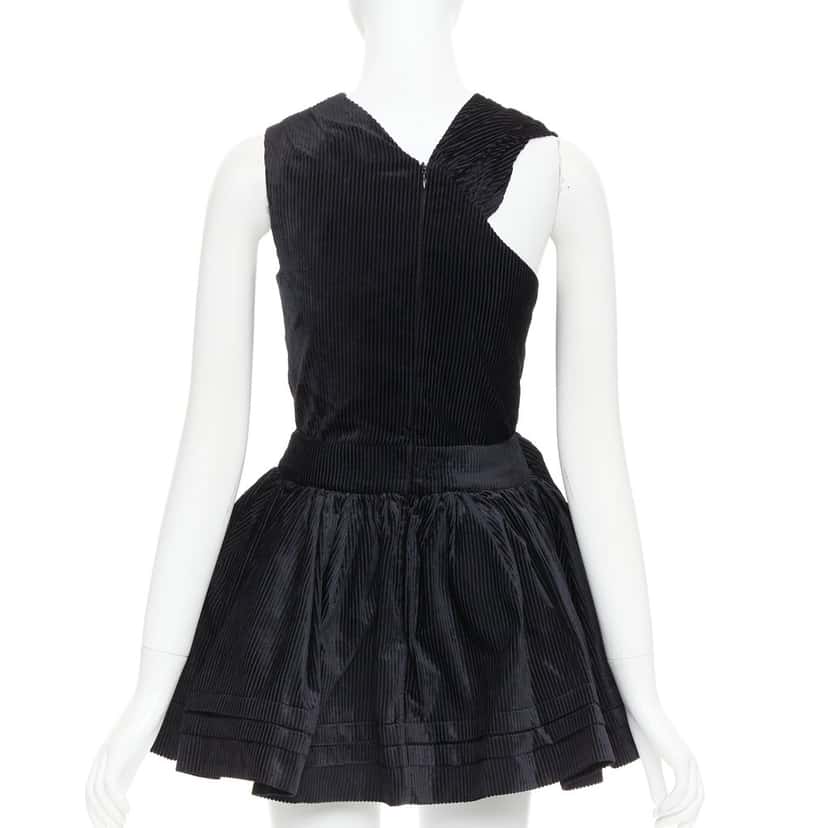 Shushu Tong Tuck Edge Sloping Black Polyester Very good condition - Box View