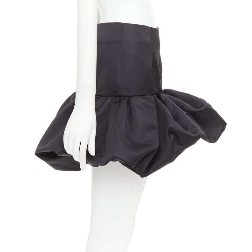 Area Product Black Silk Very good condition - Model View