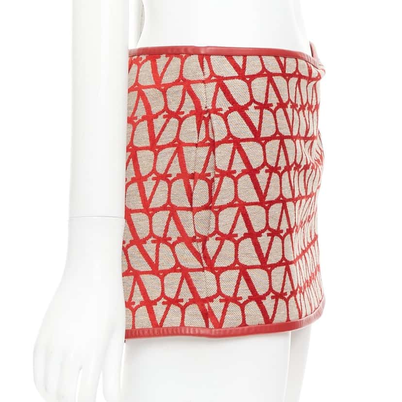 Valentino Toile Iconographe Beige Polyester Very good condition - Model View