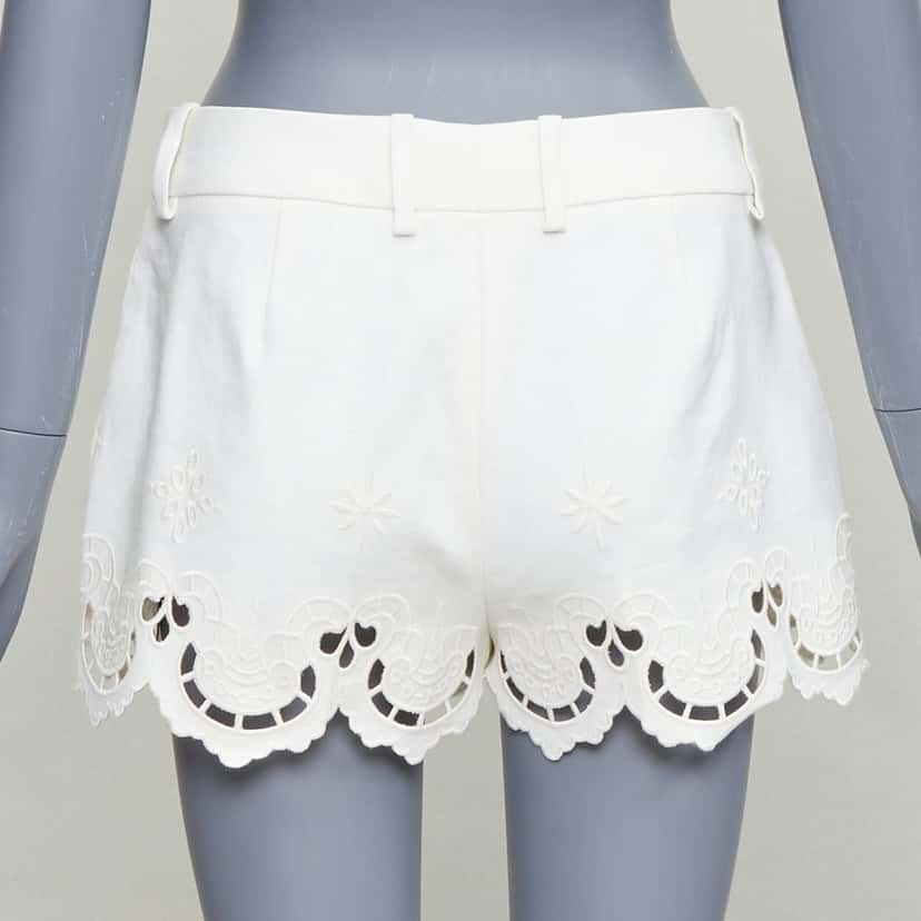 Ermanno Scervino Sangallo Scalloped Shorts Ecru Cotton Very good condition - Box View