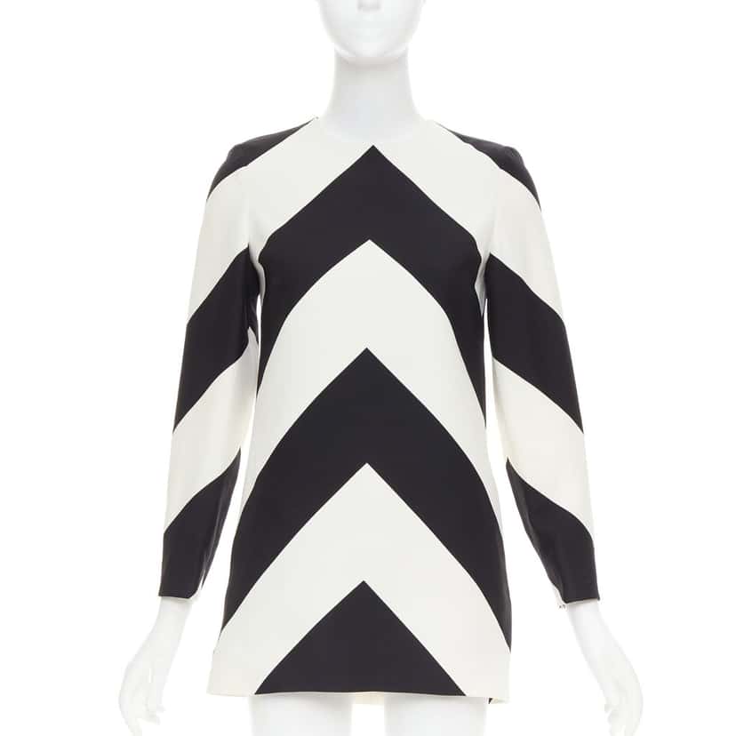 VALENTINO GARAVANI Product Black Wool Very good condition - Front View