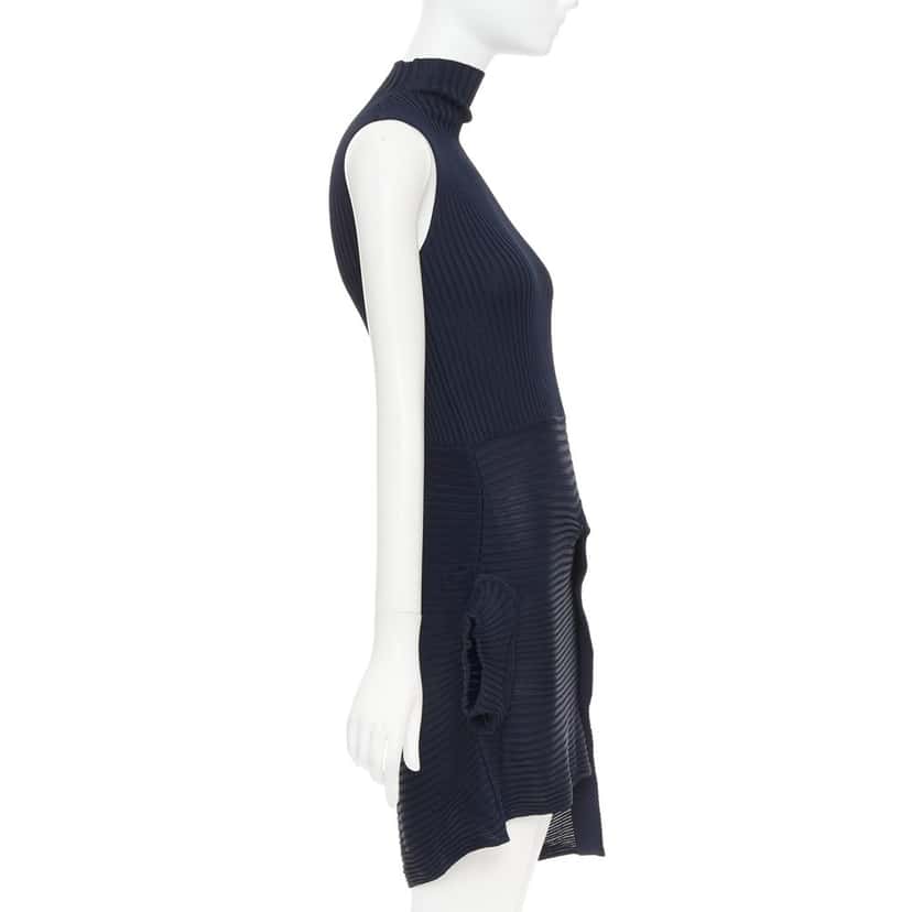 JW Anderson Product Navy Viscose Very good condition - Model View