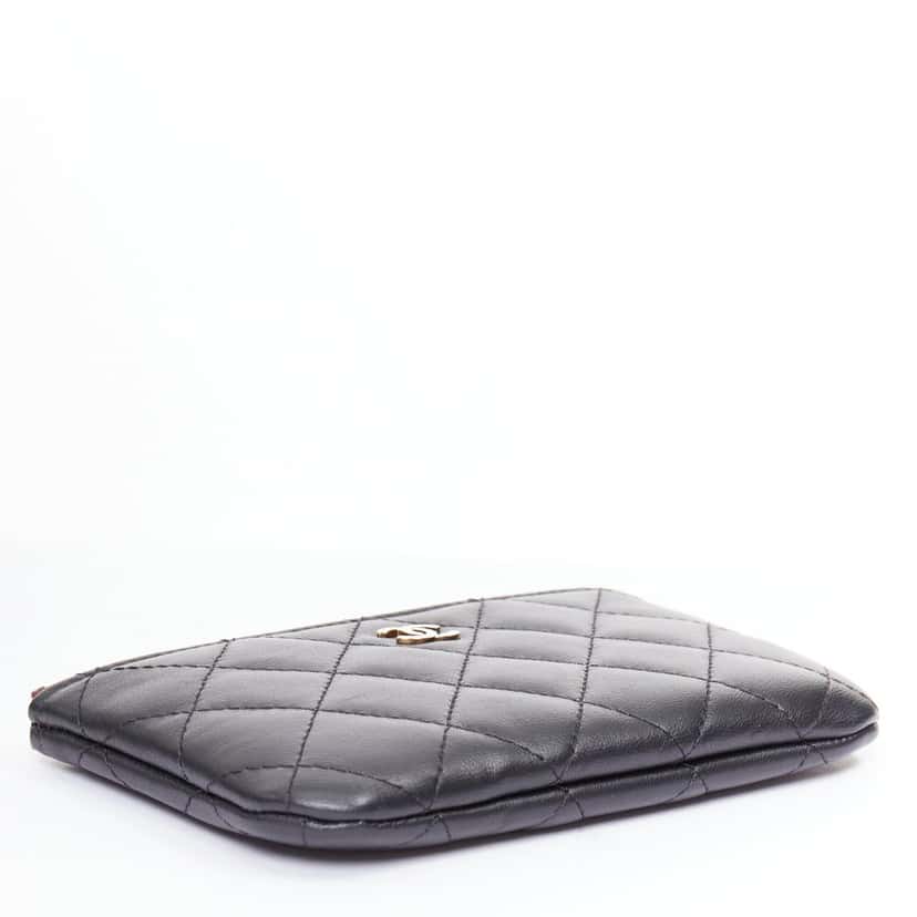Chanel CLASSIC SMALL ZIPPED POUCH Black Leather Very good condition - Model View