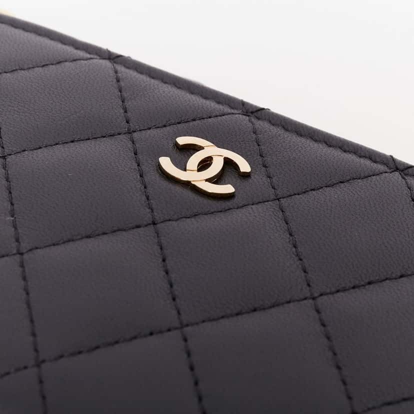 Chanel CLASSIC SMALL ZIPPED POUCH Black Leather Very good condition - Box View