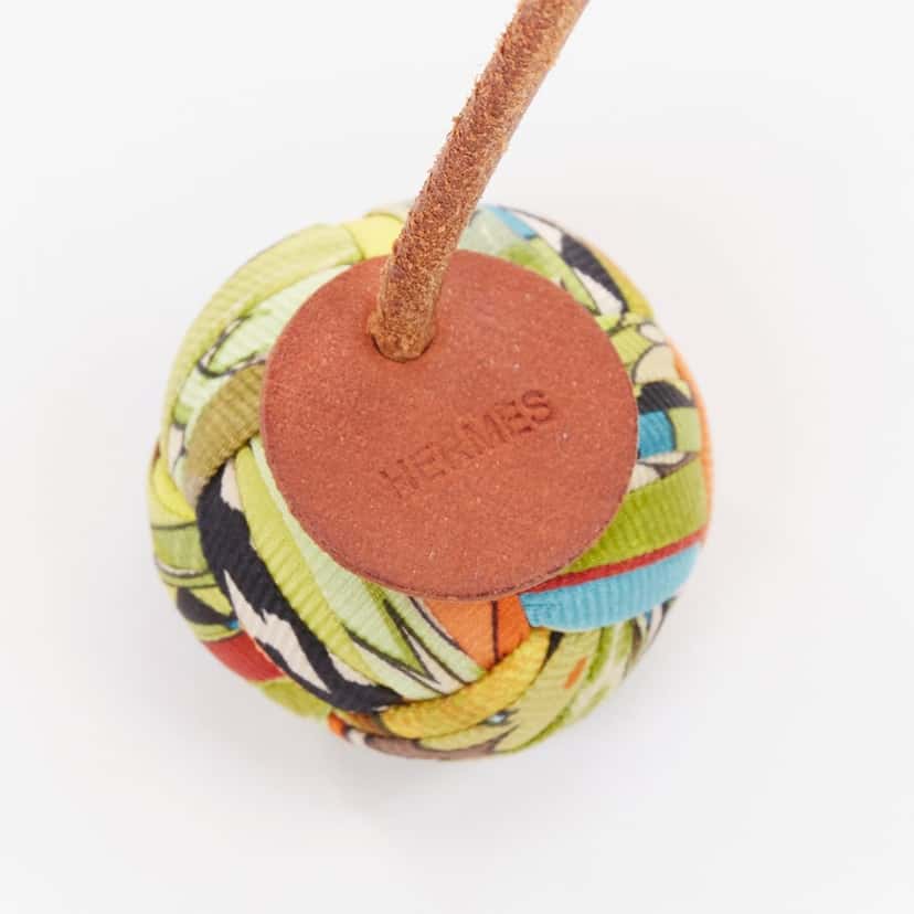 Hermes Charm de balsa pompom Brown Silk Very good condition - Back View