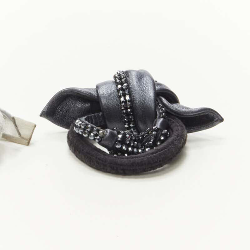 NON SIGNE / UNSIGNED Silver Tassel Hair Tie Black Never worn - Model View