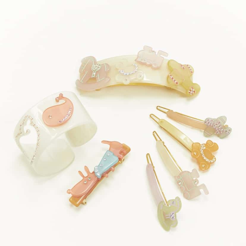 NON SIGNE / UNSIGNED Horse Bangle Clip MultiColor Plastic Very good condition - Front View