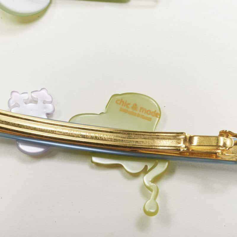 NON SIGNE / UNSIGNED Santa Hair Clips Green Plastic Never worn - Box View