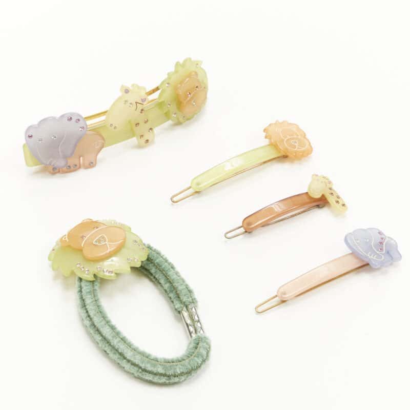 NON SIGNE / UNSIGNED Safari Hair Clips MultiColor Plastic Very good condition - Front View