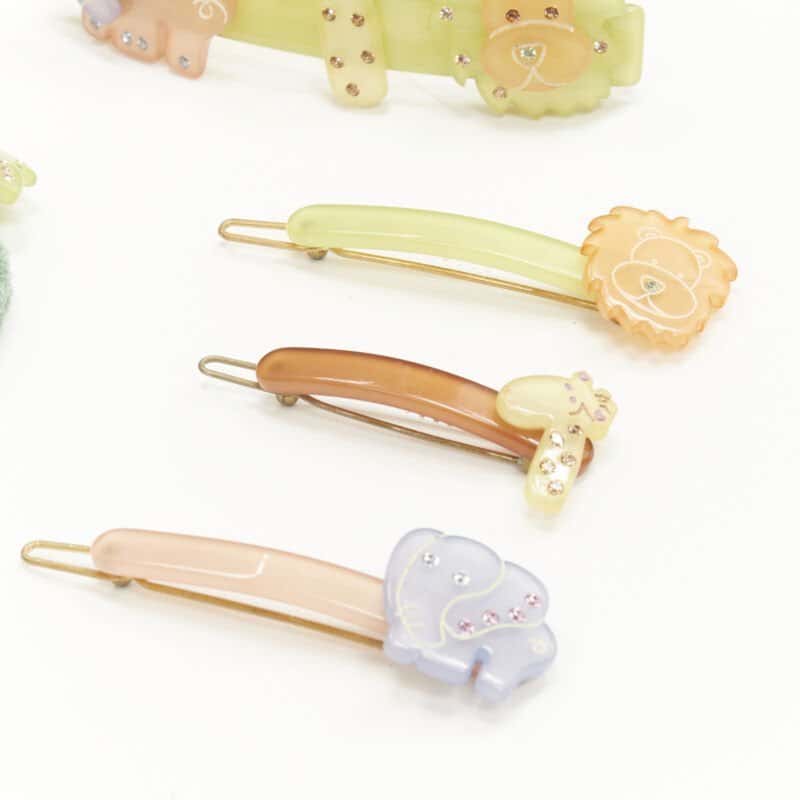 NON SIGNE / UNSIGNED Safari Hair Clips MultiColor Plastic Very good condition - Model View