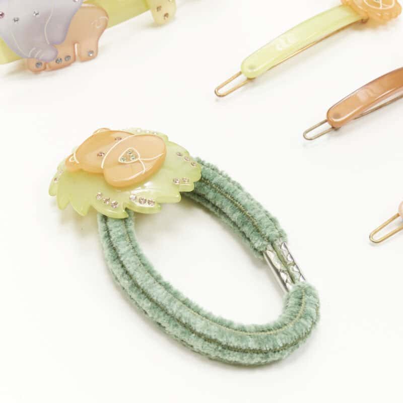 NON SIGNE / UNSIGNED Safari Hair Clips MultiColor Plastic Very good condition - Box View