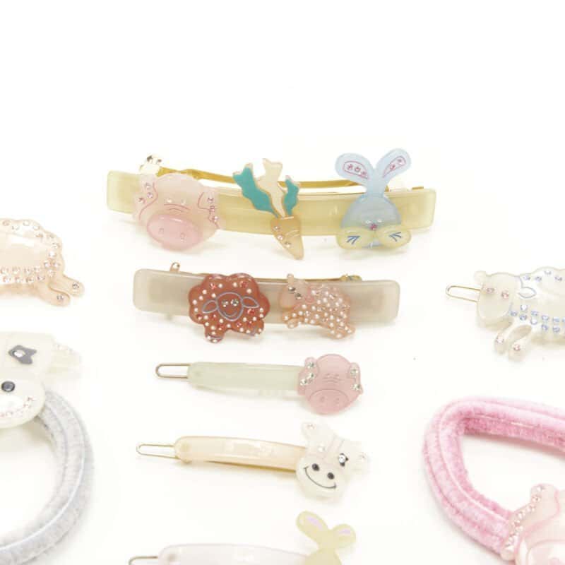 NON SIGNE / UNSIGNED Farm Hair Clips Other Plastic Very good condition - Model View