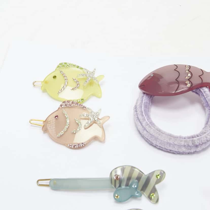 NON SIGNE / UNSIGNED Fish Hair Clips MultiColor Plastic Very good condition - Inside View
