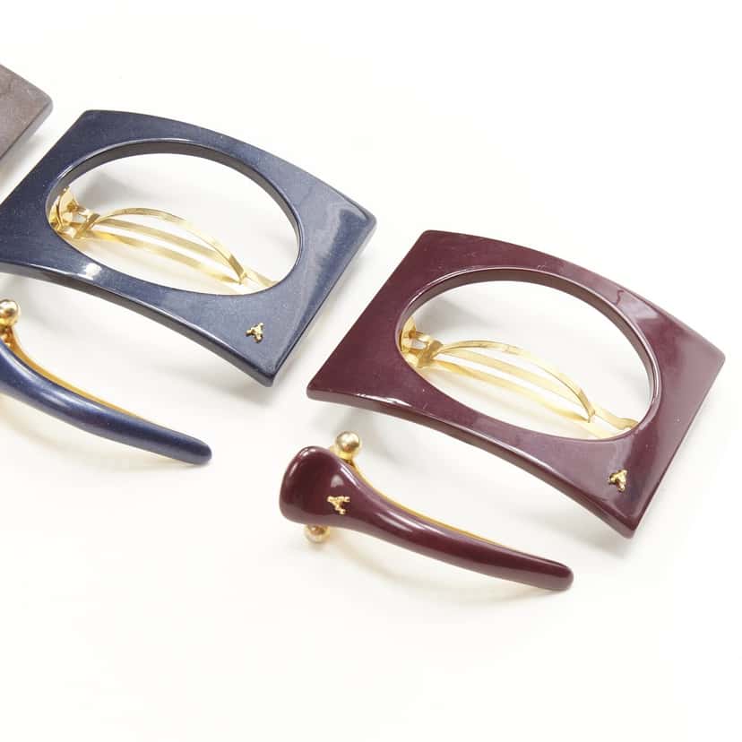 NON SIGNE / UNSIGNED Square Acrylic Clip MultiColor Plastic Very good condition - Inside View