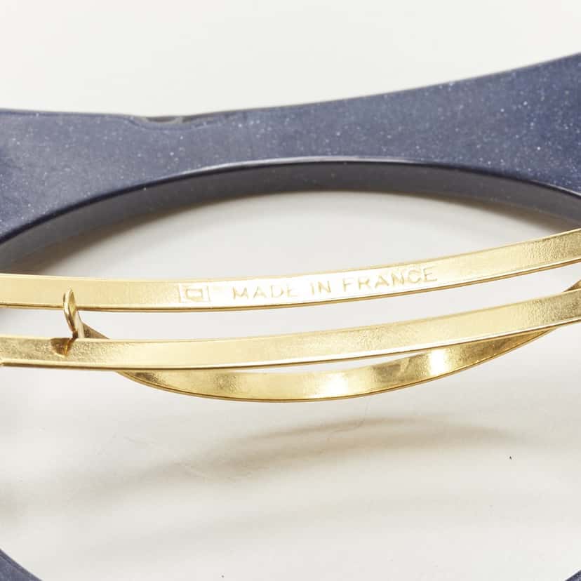 NON SIGNE / UNSIGNED Square Acrylic Clip MultiColor Plastic Very good condition - Box View