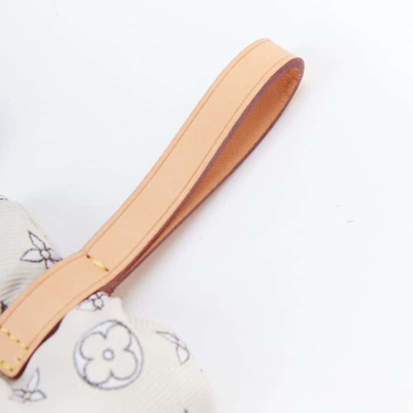 Louis Vuitton Travel Shoe Horn Beige Leather Very good condition - Model View