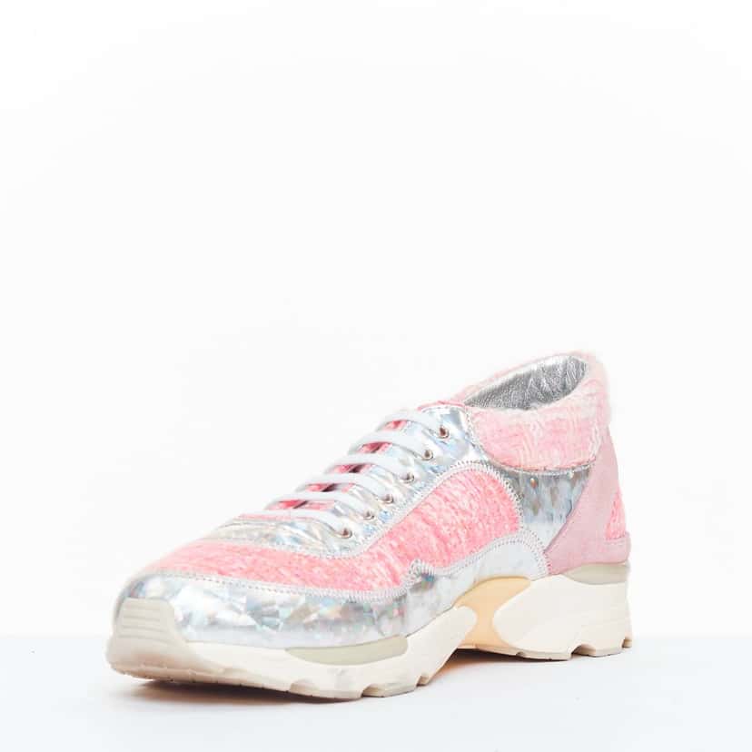 Chanel Product Pink Tweed Good condition - Model View