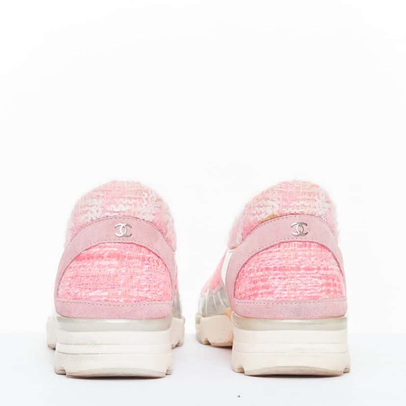 Chanel Product Pink Tweed Good condition - Box View