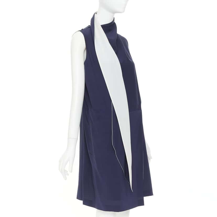 Celine Product Navy Silk Very good condition - Inside View