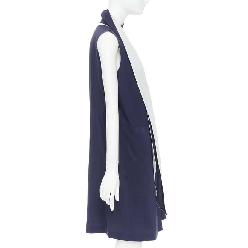 Celine Product Navy Silk Very good condition - Model View