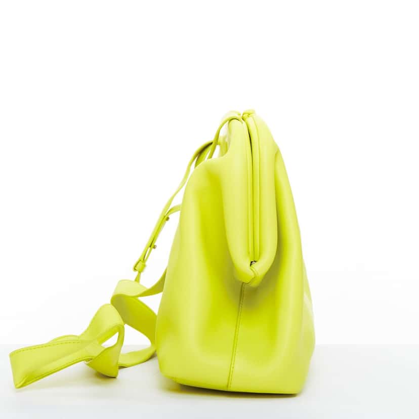 Bottega Veneta Medium Point Green Leather Fair condition - Model View