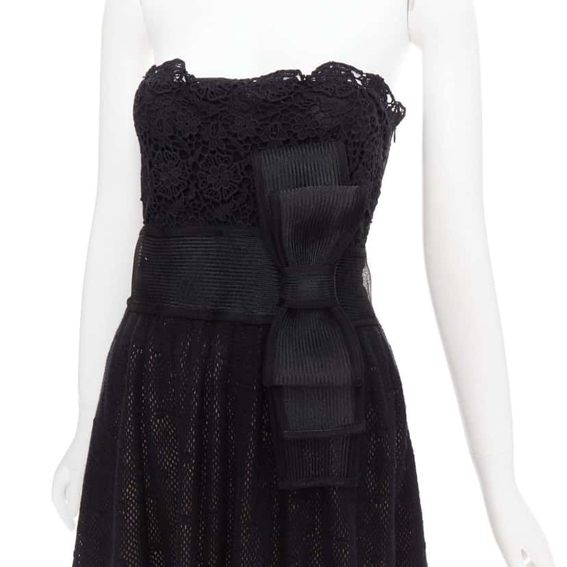 RED VALENTINO GARAVANI Bow Embellished Dress Black Cotton Very good condition - Back View