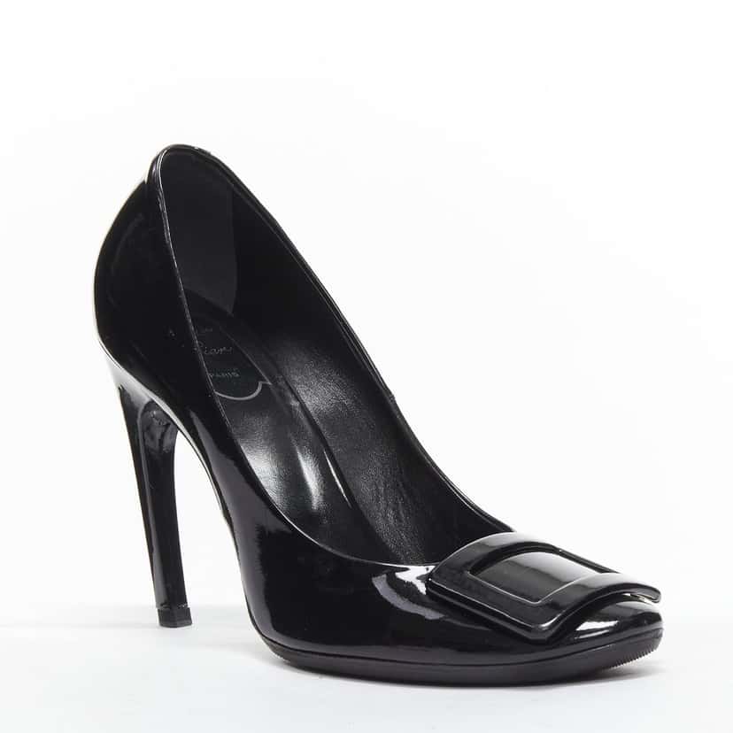 Roger Vivier Buckle Curved Pumps Black Good condition - Front View
