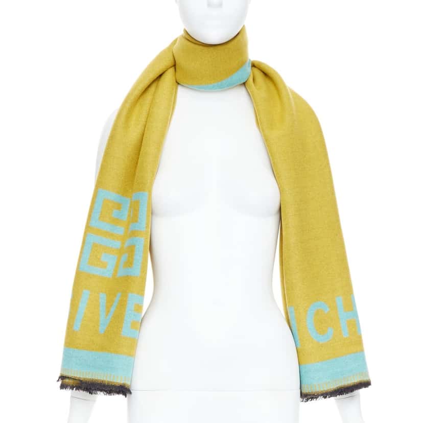 Givenchy Logo Fringe Scarf Green Wool Very good condition - Front View
