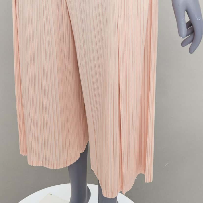 Issey Miyake Product Pink Polyester Very good condition - Back View