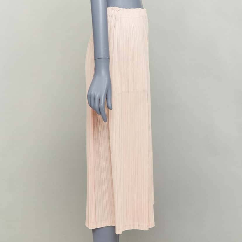 Issey Miyake Product Pink Polyester Very good condition - Model View