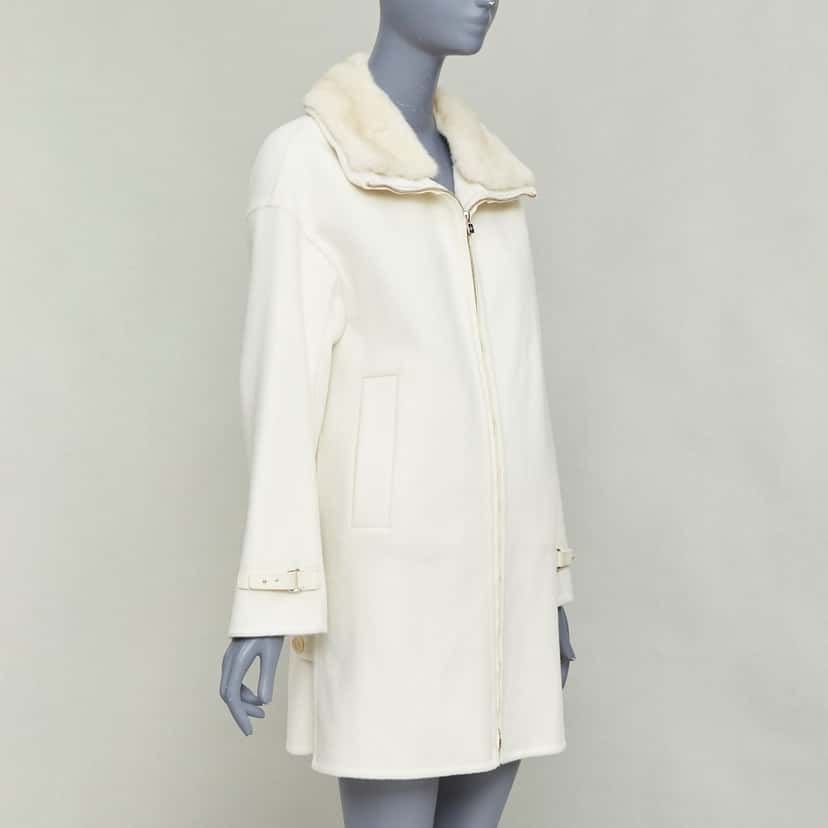 Loro Piana Baby Cashmere Jubilee Beige Cashmere Very good condition - Model View