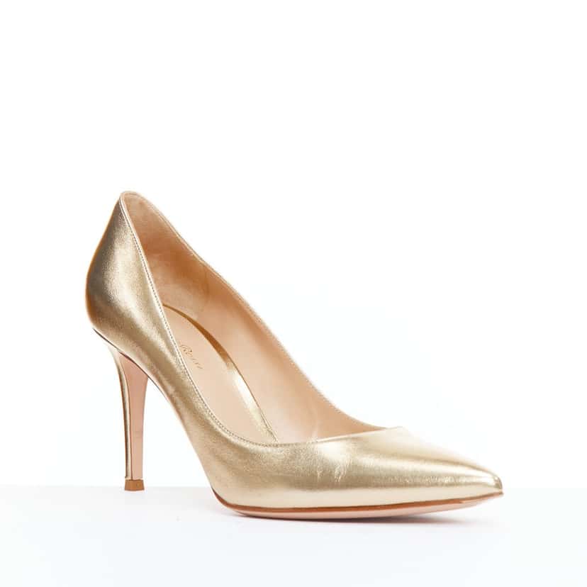 Gianvito Rossi Gold Pointy Pumps Gold Leather Good condition - Back View