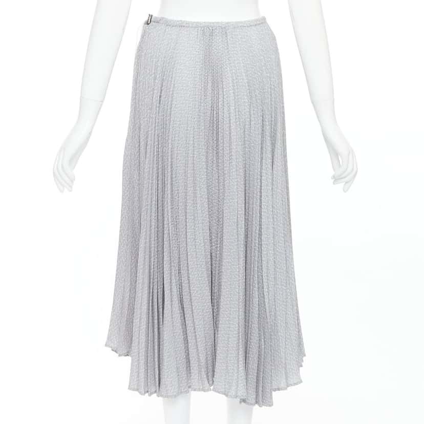 Fendi Product Grey Silk Very good condition - Box View