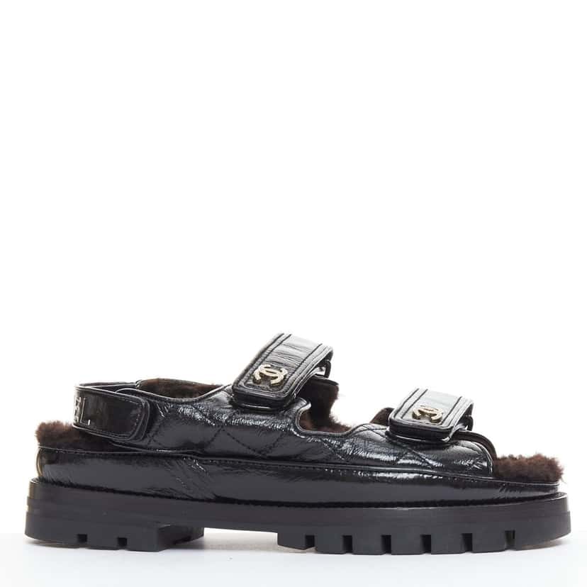 Chanel Product Black Leather Very good condition - Front View